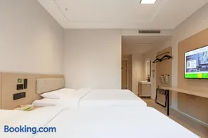 Hi Inn Shanghai Xujiahui Center - Image 2