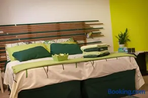 B&b Hobo - Image 1