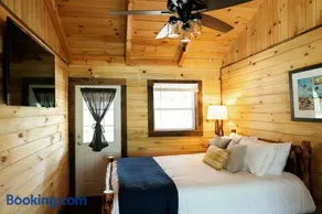 "Stars Hollow" Cozy Mini-Cabin in Muir Valley -RRG - Image 4