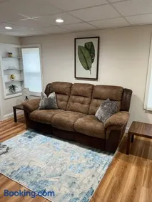 The Cozy Back Bungalow - Image 4