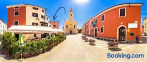 Apartment Veronica - Spacious 3BR Townhouse for 6 Guests at Great Value - Image 2