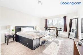 Renfrew Brandy - 3 King Beds 3 Baths Garage - Image 3