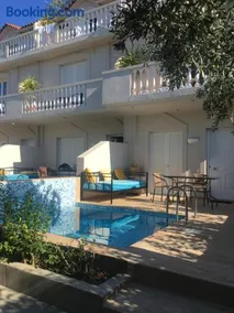 Three Graces Holiday Houses Complex - Image 3