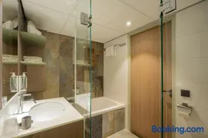 Strandhotel Het Hoge Duin - Image 2
