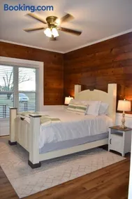 Sunset Row Cottage - Image 4