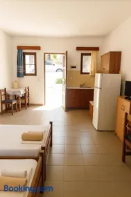 Merryland Studios & Apartments - Image 4