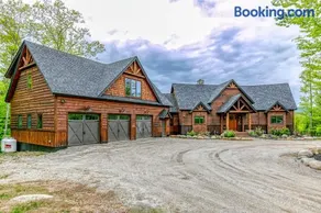 Mountain Estate Family Getaway - Image 4