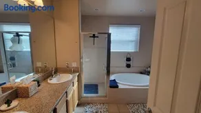 Large bedroom and bathroom with private entrance - Image 2