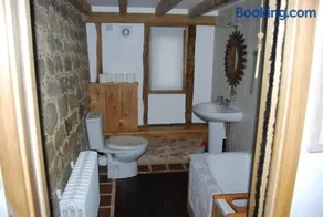 Secluded 17th Century converted barn - Image 4