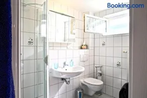 Private Room with own bathroom - Image 3