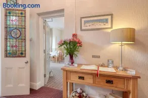 Ellinbrook Guest House - Image 2