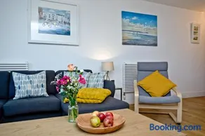 5 At The Beach - Beachfront, Parking, Pets welcome - Image 3