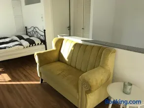 Attika Ferienwohnung in Freiburg -Gundelfingen mit großer Dachterrasse - Image 3