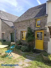 "La Maison de Poupée" Gîte cosy Monts d'Arrée proche Huelgoat Bretagne - Image 1