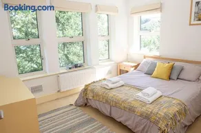Butter Bay at White Horses, Bantham, South Devon with glorious estuary views - Image 2