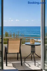 Sole e Mare B1 Beachfront Sea View Apartment - Image 1