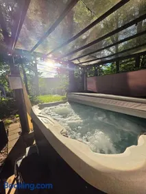 HotTub-MovieTheater-Gameroom - Image 1