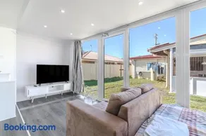 Beautiful Self-Contained Retreat - Image 2