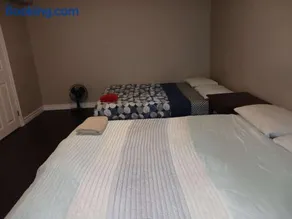 Cosy Romantic and Cost Effective Stay in Kitchener - Image 3