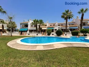 2 Bedroom Ground Floor Corner Bungalow with a Big Garden - Image 2