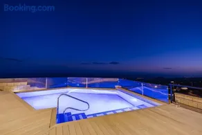 Villa LaMar Luxury Villa with Private Pool and Jacuzzi - Image 1