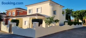 Villa Excelente, with a private pool - Image 2