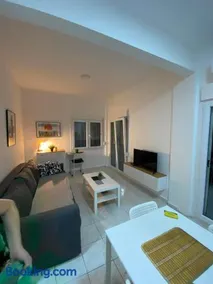 Lux Peraia Apartment - Image 1