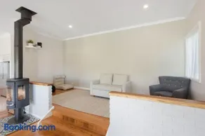 8 Sunnyside Crescent Kianga - Image 5