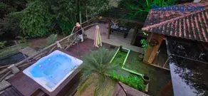 Chalé Familiar com Jacuzzi e Piscina - Image 3