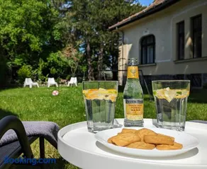 Magyaros-szecessziós Villa - Image 2