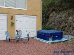 Charming Chandler Ranch With Hot Tub - Image 4