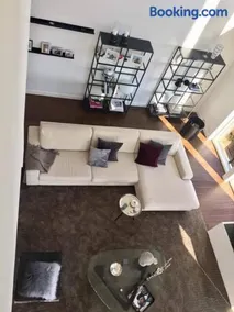 Topnotch House In The Most Fashionable Surrounding - Image 4