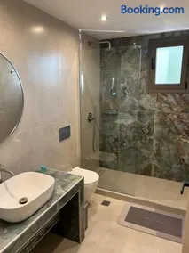 Aura Luxury Apartments - Image 2