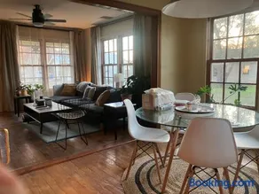 Welcoming 2-bedroom house near historic downtown Seguin - Image 4