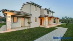 Villa Angelina with 3 bedrooms and Pool in Novigrad - Image 2
