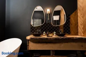The Vault Luxury Apartment - Image 5
