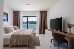 VILLA MARIS -heated pool,sauna,first row sea beach - Image 2