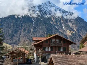 Studio with balcony, Niesen view & free parking near Interlaken, Thunersee & Blausee - Image 1