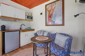 Meadowbrook Tiny House - Stay among the best wineries in Orange - Image 4