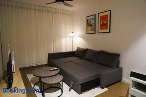Sunny Central & Convenient, Terraces Apartment Bowen Hills - Image 1