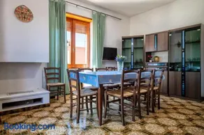 Spacious home in Costa Rossa - Image 3
