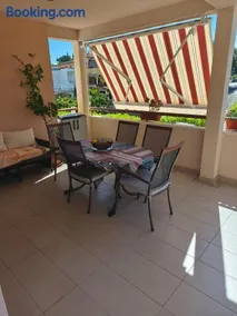 Apartment Švrćo - Image 2