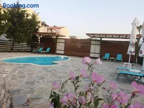 Almiris Seaside Apartments - Image 3