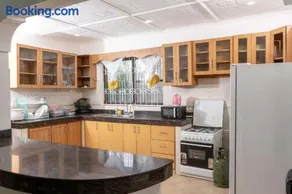 ECO-LUXURY 4 bedroom House Near Bofa Beach - Image 3