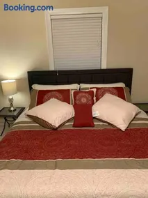 Luxury, modern, homely 4 bedroom house, close to city center, hospitals and shopping centers - Image 3
