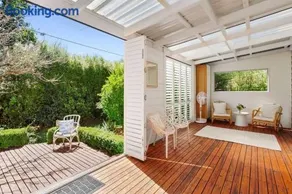 Capital Cottage - Image 1