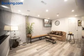 Luxury 2BR Guest Suite - Image 3