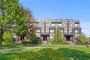 Modern Midtown Toronto Townhome with Parking & Rooftop Patio - Image 4