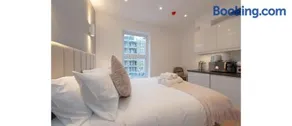 Dainty Studio Apartment Close to Everything - Image 2