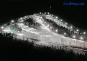 Nice ski in ski out cabin - Image 1